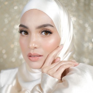 EID-TRAVAGANZE SALE GOLDEN SHINE MAKEUP KIT