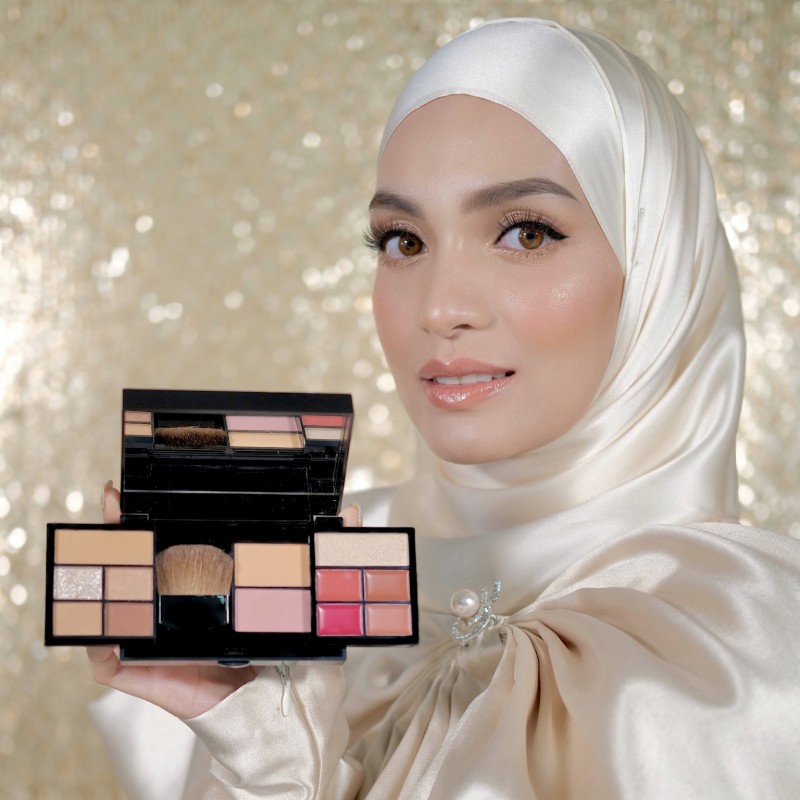 EID-TRAVAGANZE SALE GOLDEN SHINE MAKEUP KIT